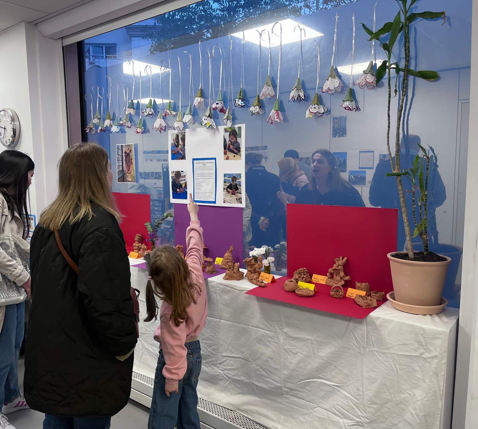 Retour en images sur l’exposition des Petits Ecoliers – mardi 24 mars à l’occasion du printemps de la sculpture.